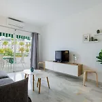 White - La Caleta Apartamento